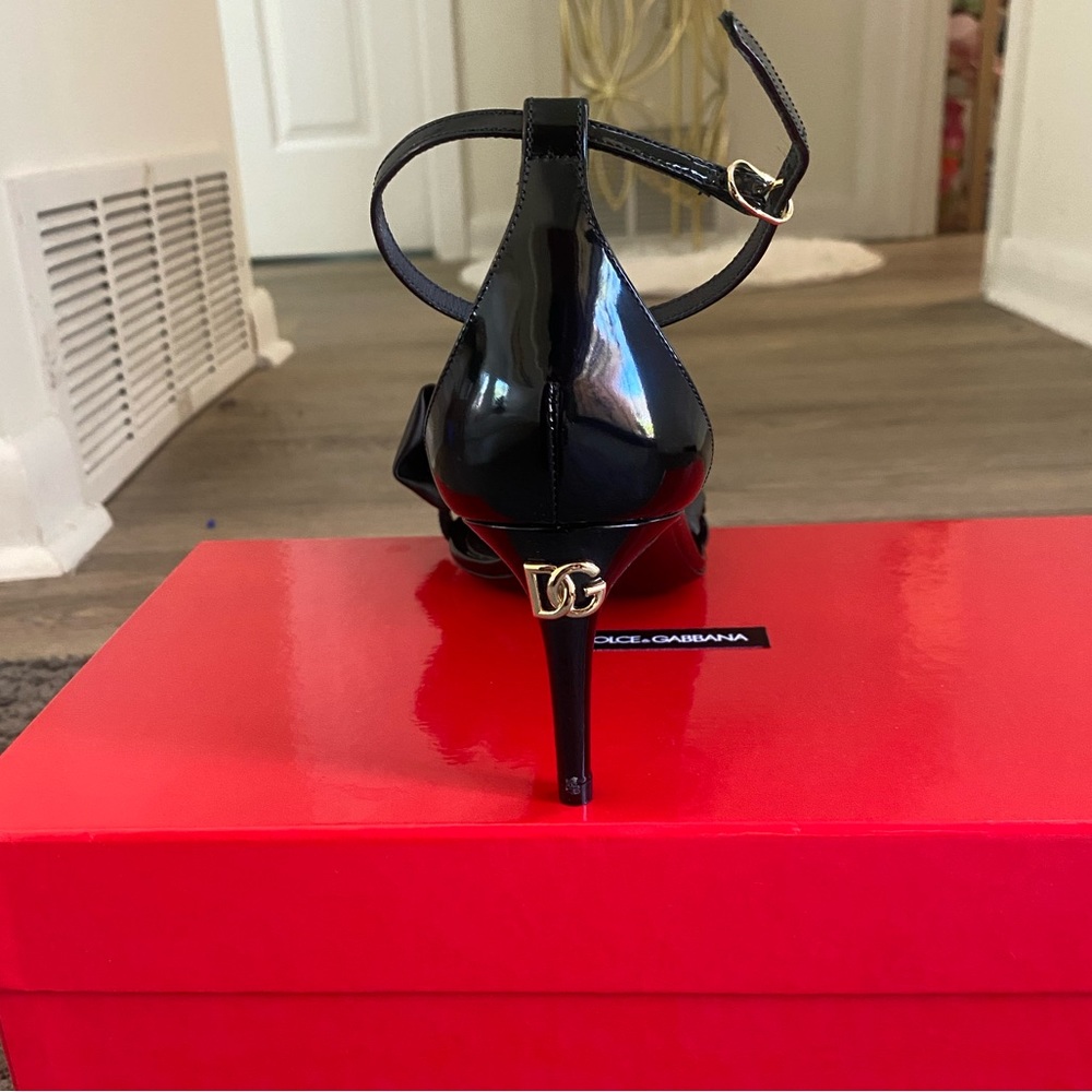 Dolce and Gabbana black heels